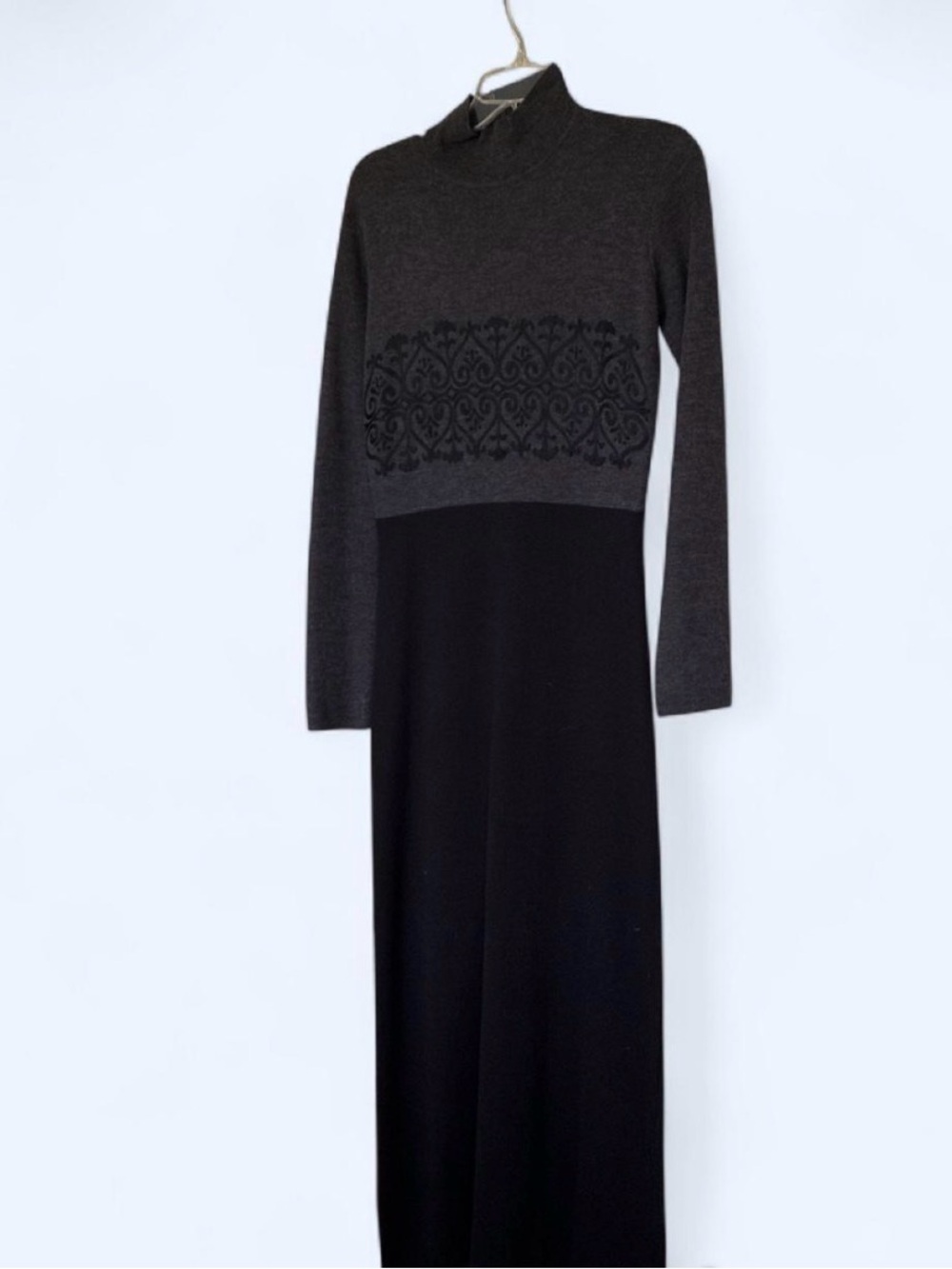 Long Sleeve Two-Tone Turtleneck Maxi Dress - Black & Charcoal